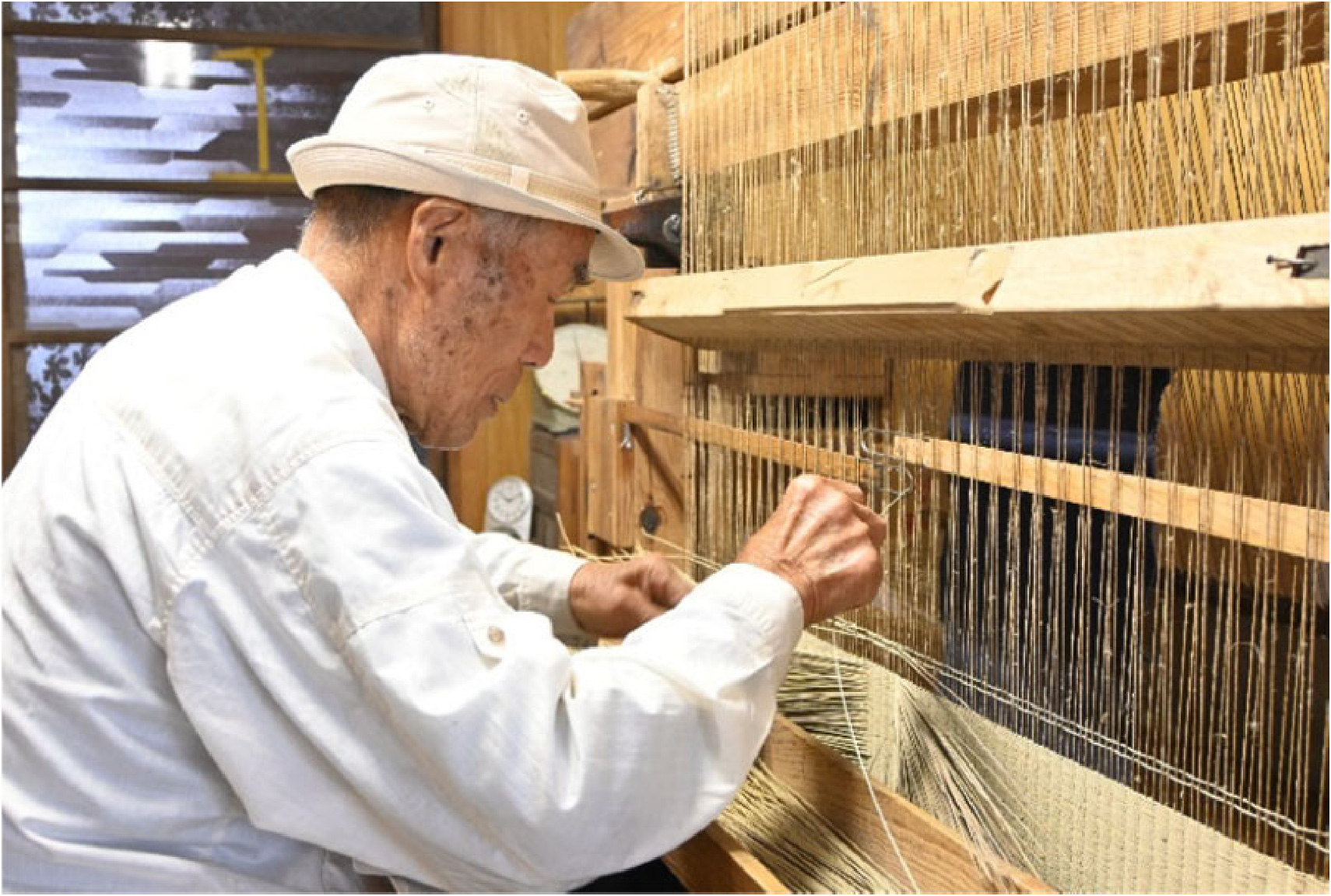 手織中継表製作の様子